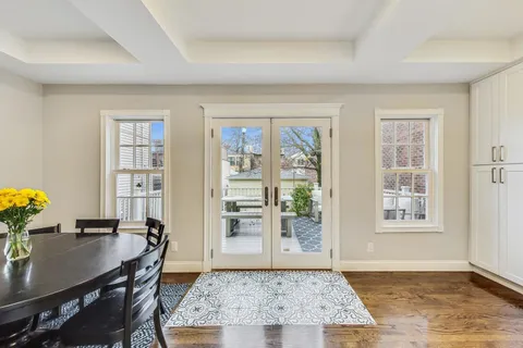 $1,400,000 | 1909 West Oakdale Avenue, Chicago, IL 60657