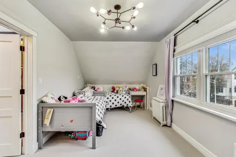 $1,400,000 | 1909 West Oakdale Avenue, Chicago, IL 60657