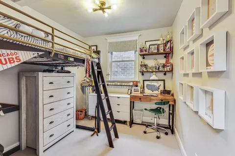 $1,400,000 | 1909 West Oakdale Avenue, Chicago, IL 60657