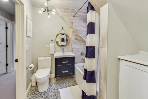 $1,400,000 | 1909 West Oakdale Avenue, Chicago, IL 60657