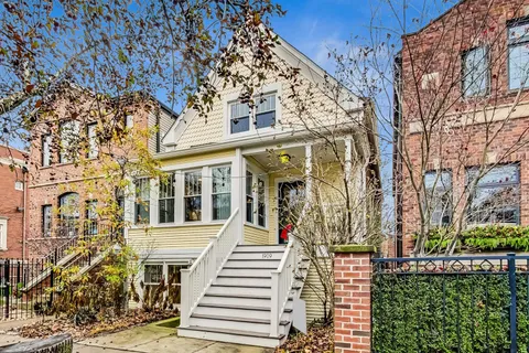 $1,400,000 | 1909 West Oakdale Avenue, Chicago, IL 60657
