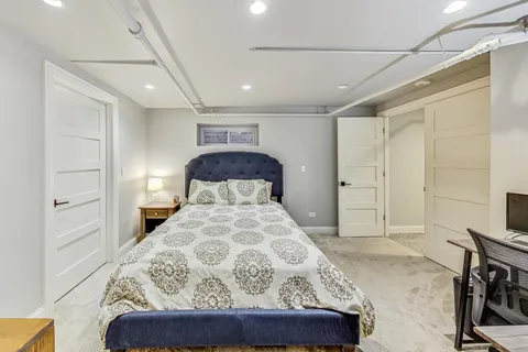 $1,400,000 | 1909 West Oakdale Avenue, Chicago, IL 60657