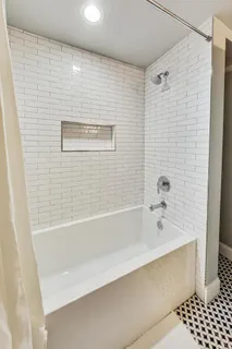 $1,400,000 | 1909 West Oakdale Avenue, Chicago, IL 60657