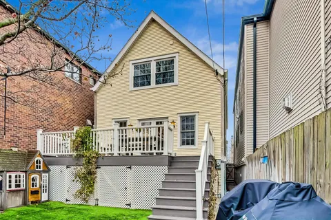 $1,400,000 | 1909 West Oakdale Avenue, Chicago, IL 60657