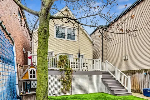 $1,400,000 | 1909 West Oakdale Avenue, Chicago, IL 60657