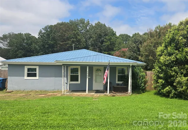 $170,000 | 3948 Main Ave Drive Northwest, Hickory, NC 28601