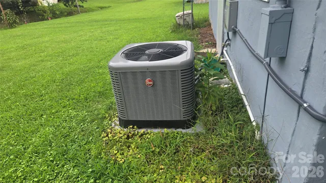 $170,000 | 3948 Main Ave Drive Northwest, Hickory, NC 28601