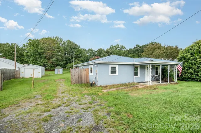 $170,000 | 3948 Main Ave Drive Northwest, Hickory, NC 28601