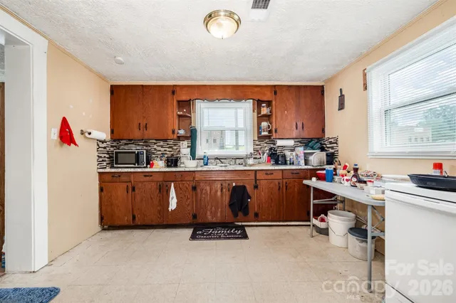 $170,000 | 3948 Main Ave Drive Northwest, Hickory, NC 28601