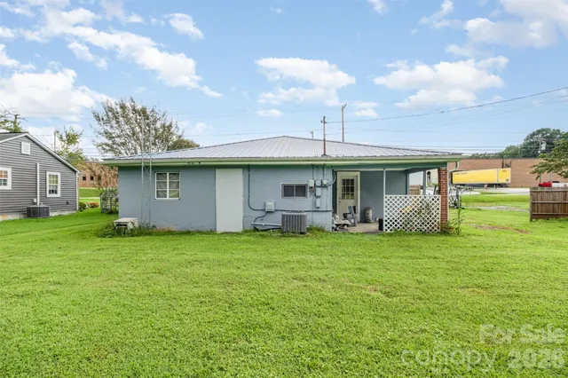 $170,000 | 3948 Main Ave Drive Northwest, Hickory, NC 28601