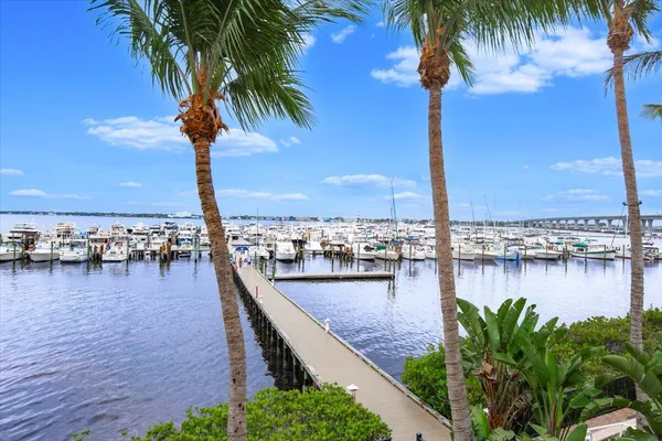 $329,000 | 815 Northwest Flagler Avenue, Unit 201, Stuart, FL 34994