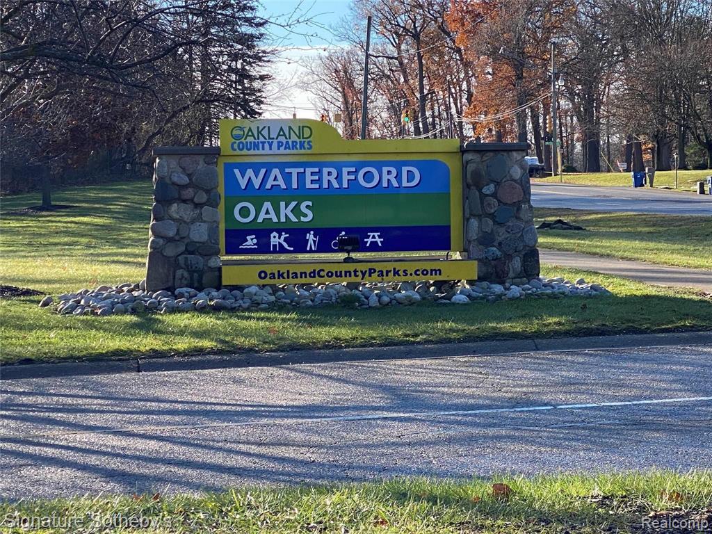 1641 Scott Lake Road Waterford, MI 48328 - Photo 20 of 20