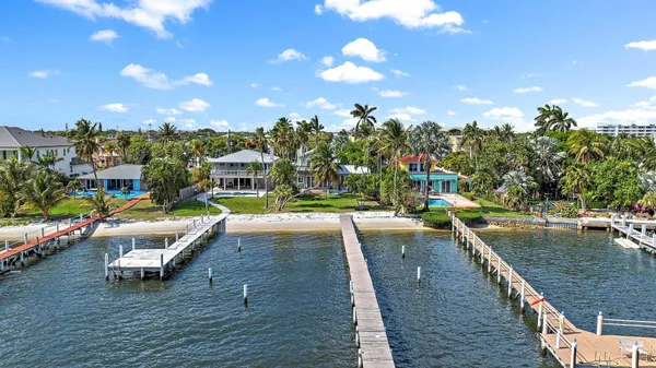 $17,500 | 122 South Lake Drive, Lantana, FL 33462