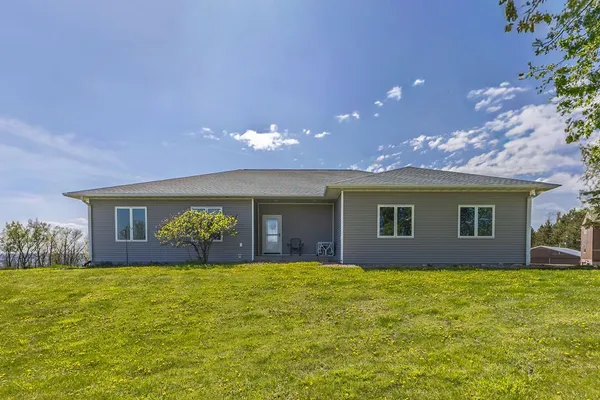 $1,295,000 | S3565 Rooster Ridge Lane, Fountain City, WI 54629