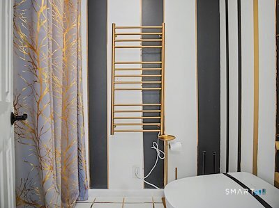 207 Ridgefield Avenue Waterbury, CT 06705 - Photo 15 of 37