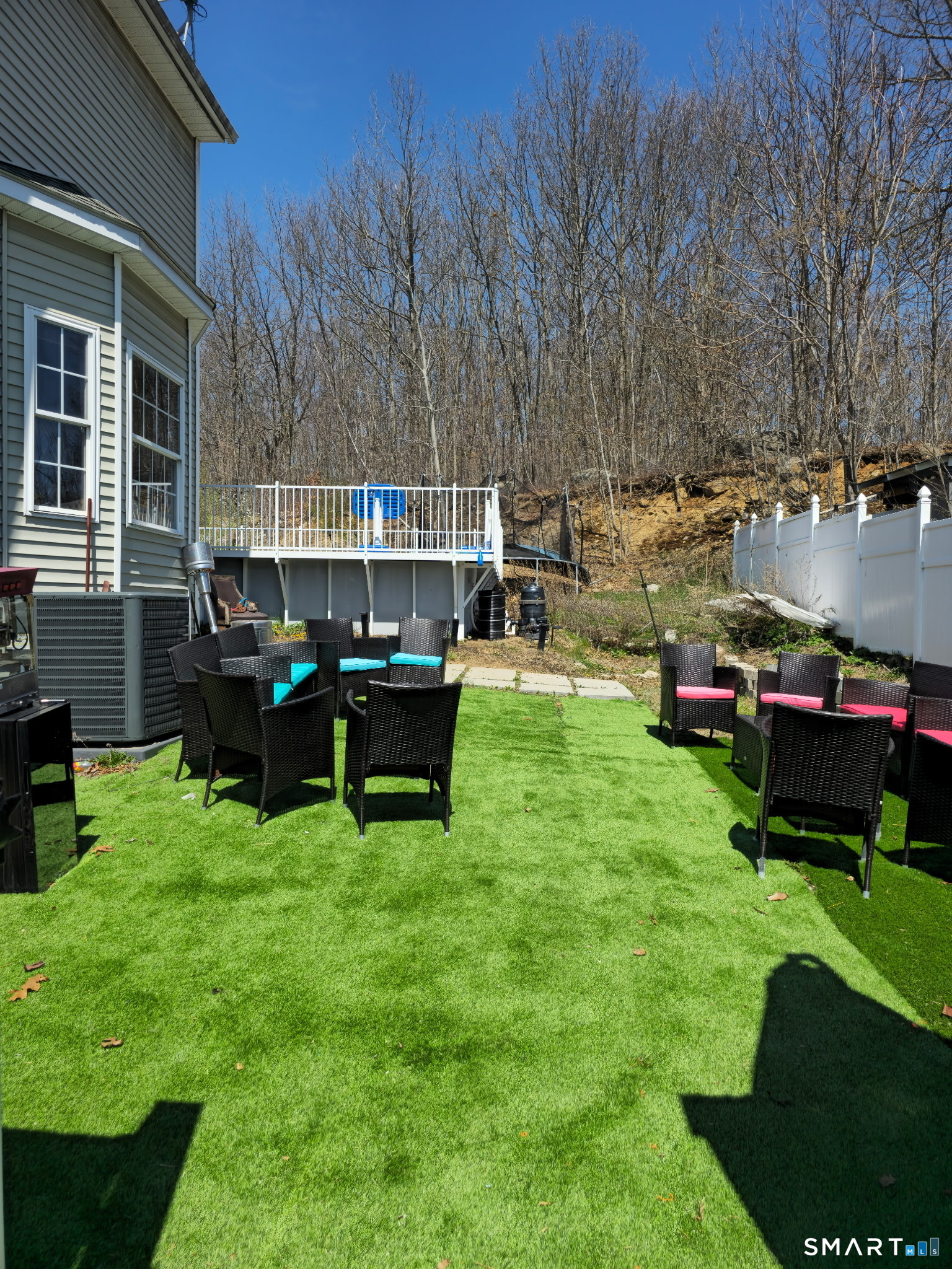 207 Ridgefield Avenue Waterbury, CT 06705 - Photo 17 of 37