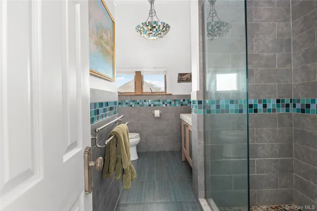 $2,999,000 | 165 Bay Walk, Ocean Beach, NY 11770