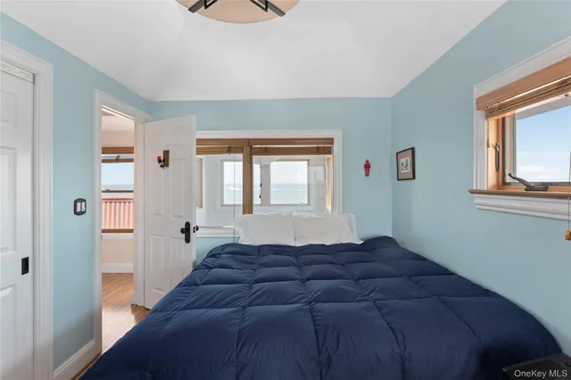 $2,999,000 | 165 Bay Walk, Ocean Beach, NY 11770