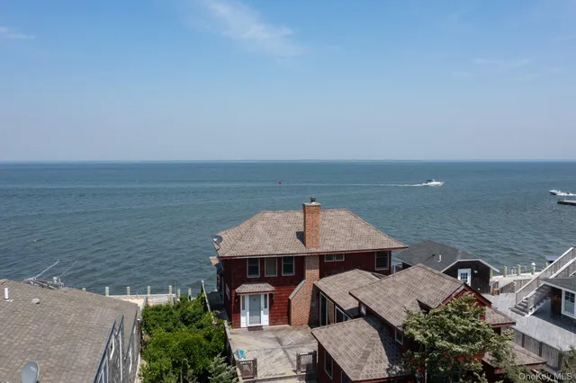 $2,999,000 | 165 Bay Walk, Ocean Beach, NY 11770