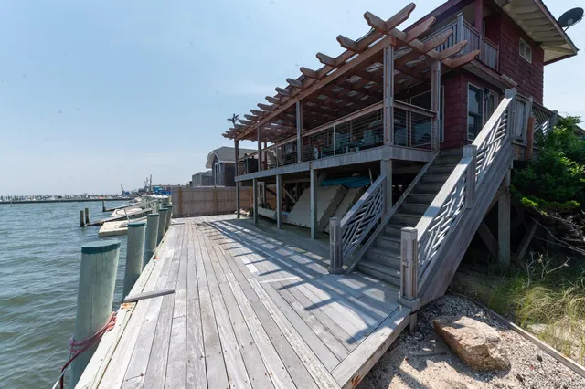$2,999,000 | 165 Bay Walk, Ocean Beach, NY 11770