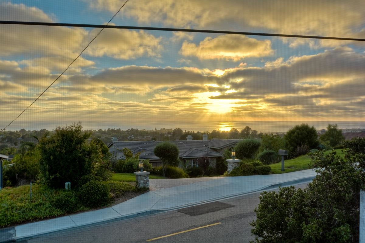 1635 Gascony Road Encinitas, CA 92024 - Photo 2 of 23