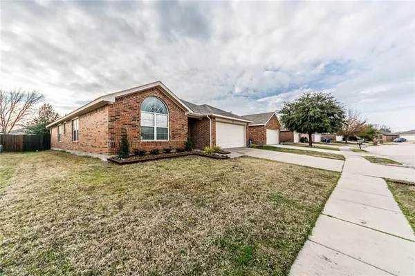$2,200 | 2016 Falls Creek Drive, Little Elm, TX 75068