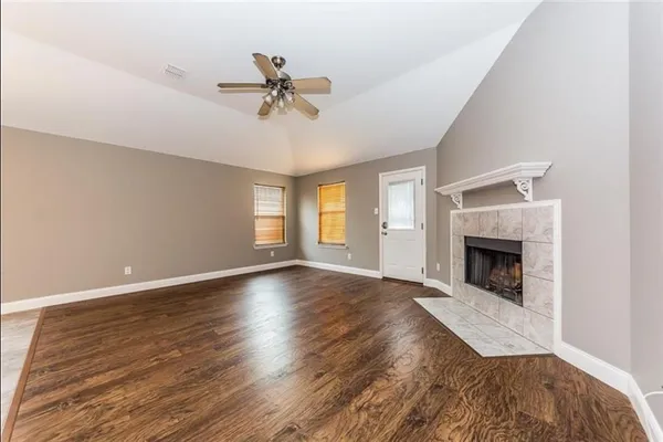 $2,200 | 2016 Falls Creek Drive, Little Elm, TX 75068