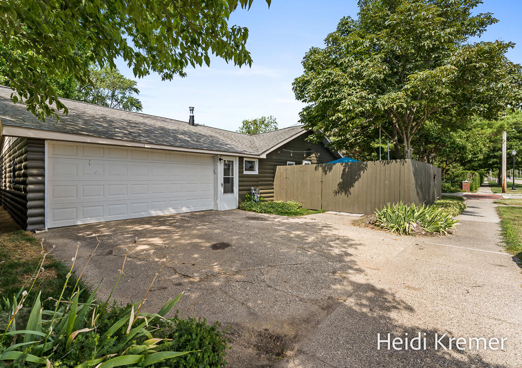 201 Rex Street Spring Lake, MI 49456 - Photo 40 of 49 62041E6A-B72B-4C37-BCA0-879BBD22335F