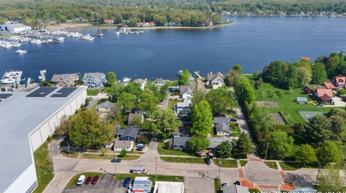 201 Rex Street Spring Lake, MI 49456 - Photo 41 of 49 F5C1C6BA-939D-4CAE-97ED-340047559CEA