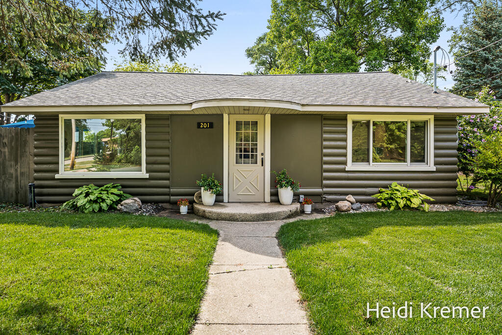 201 Rex Street Spring Lake, MI 49456 - Photo 42 of 49 7254AE75-DF34-4793-8369-FD0354A862BF
