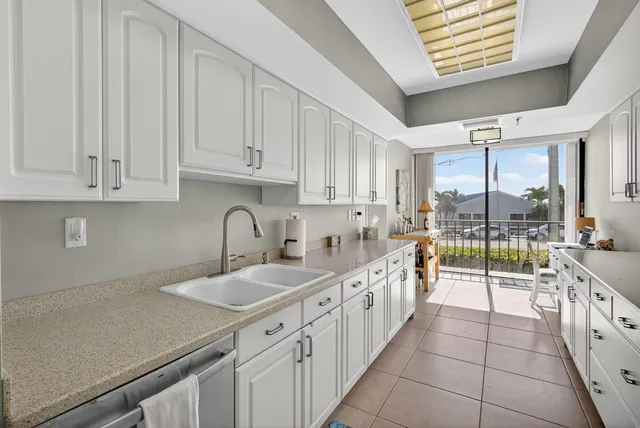 $1,249,000 | 1300 Florida A1A, Unit 201, Jupiter, FL 33477