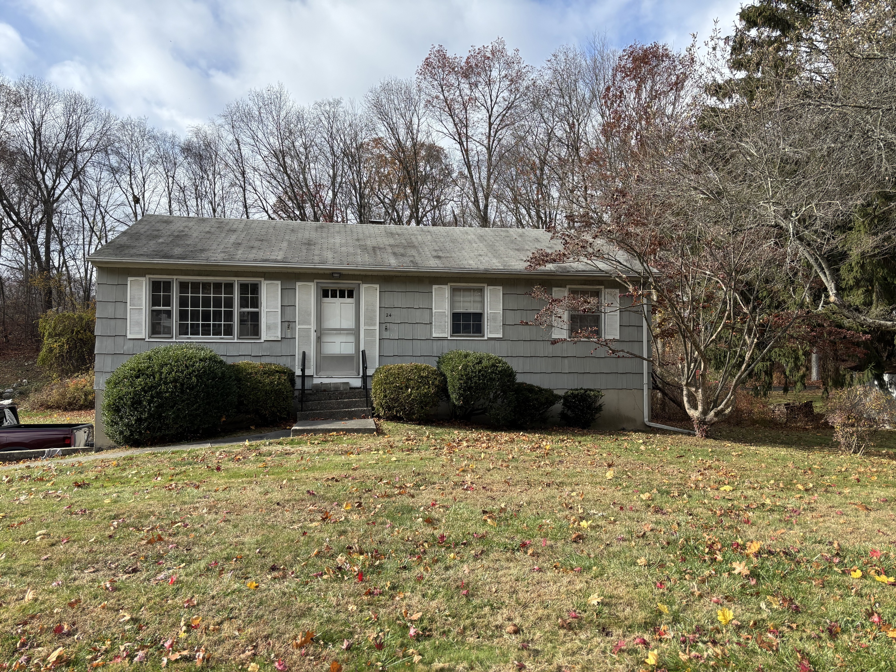 24 Clayton Road Danbury, CT 06811 - Photo 2 of 21