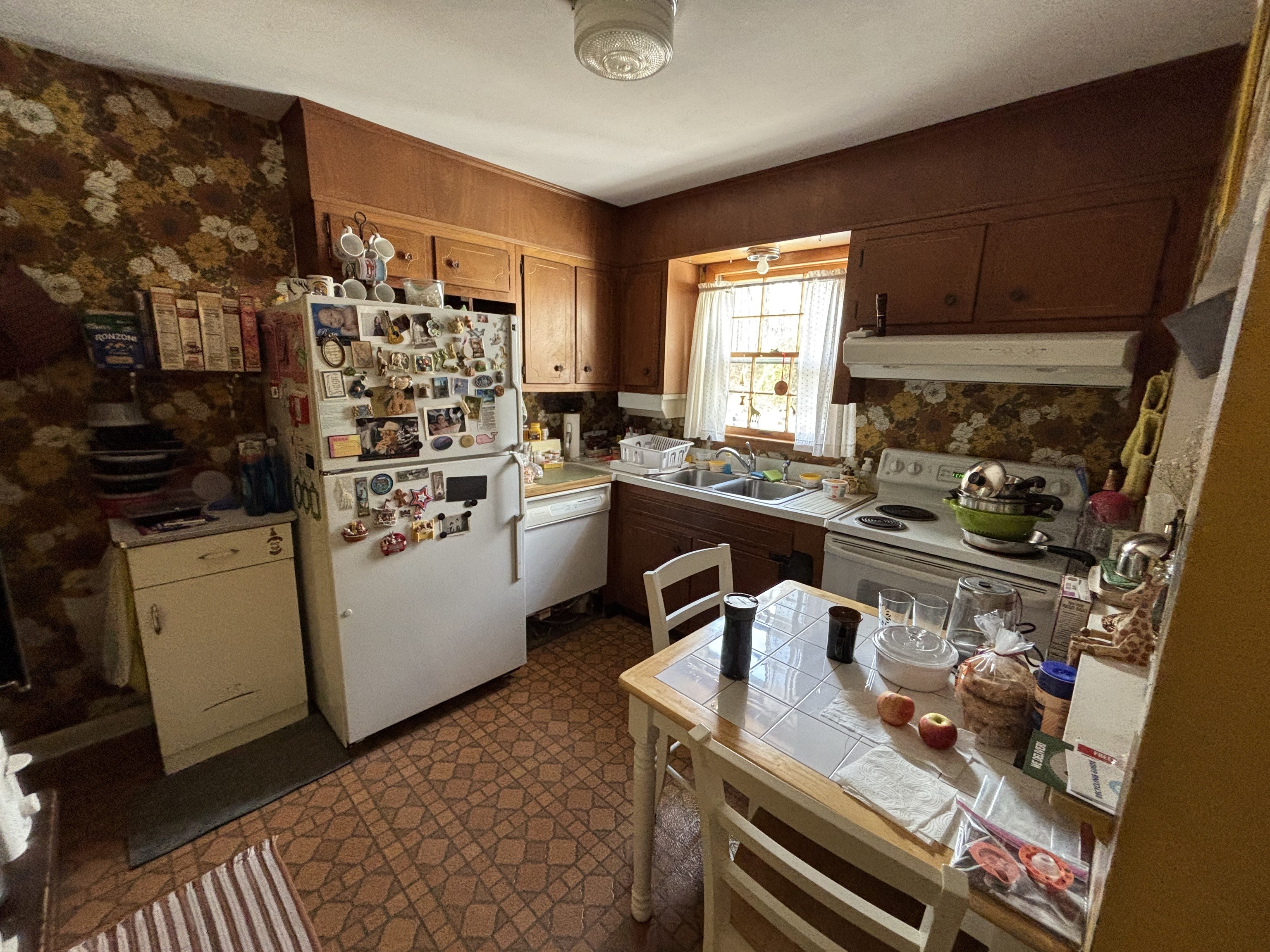 24 Clayton Road Danbury, CT 06811 - Photo 4 of 21