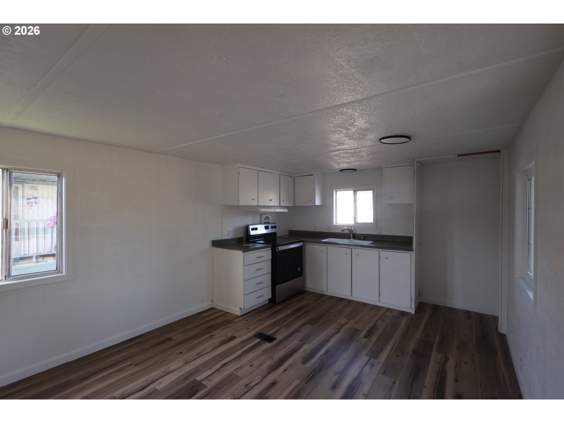 1120 West Fairview Drive, Unit 48 Springfield, OR 97477 - Photo 4 of 13