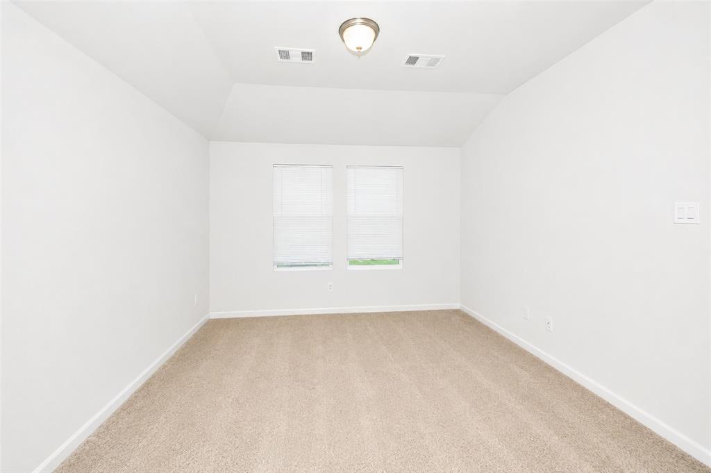 525 Jameson Springtown, TX 76082 - Photo 17 of 32 Gallery Image 17