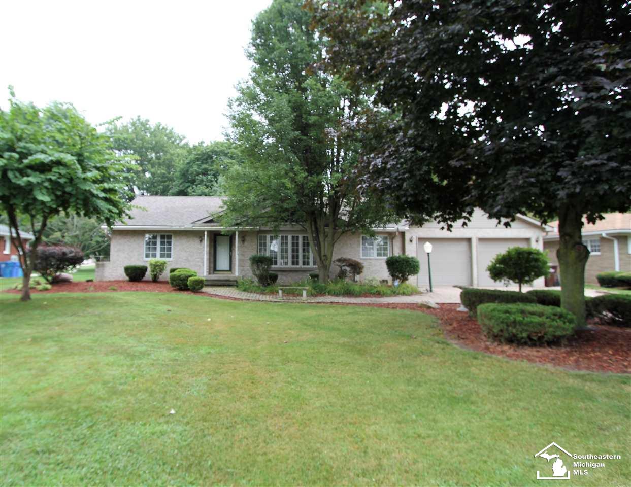 220 Ruff Drive Monroe, MI 48162 - Photo 1 of 40