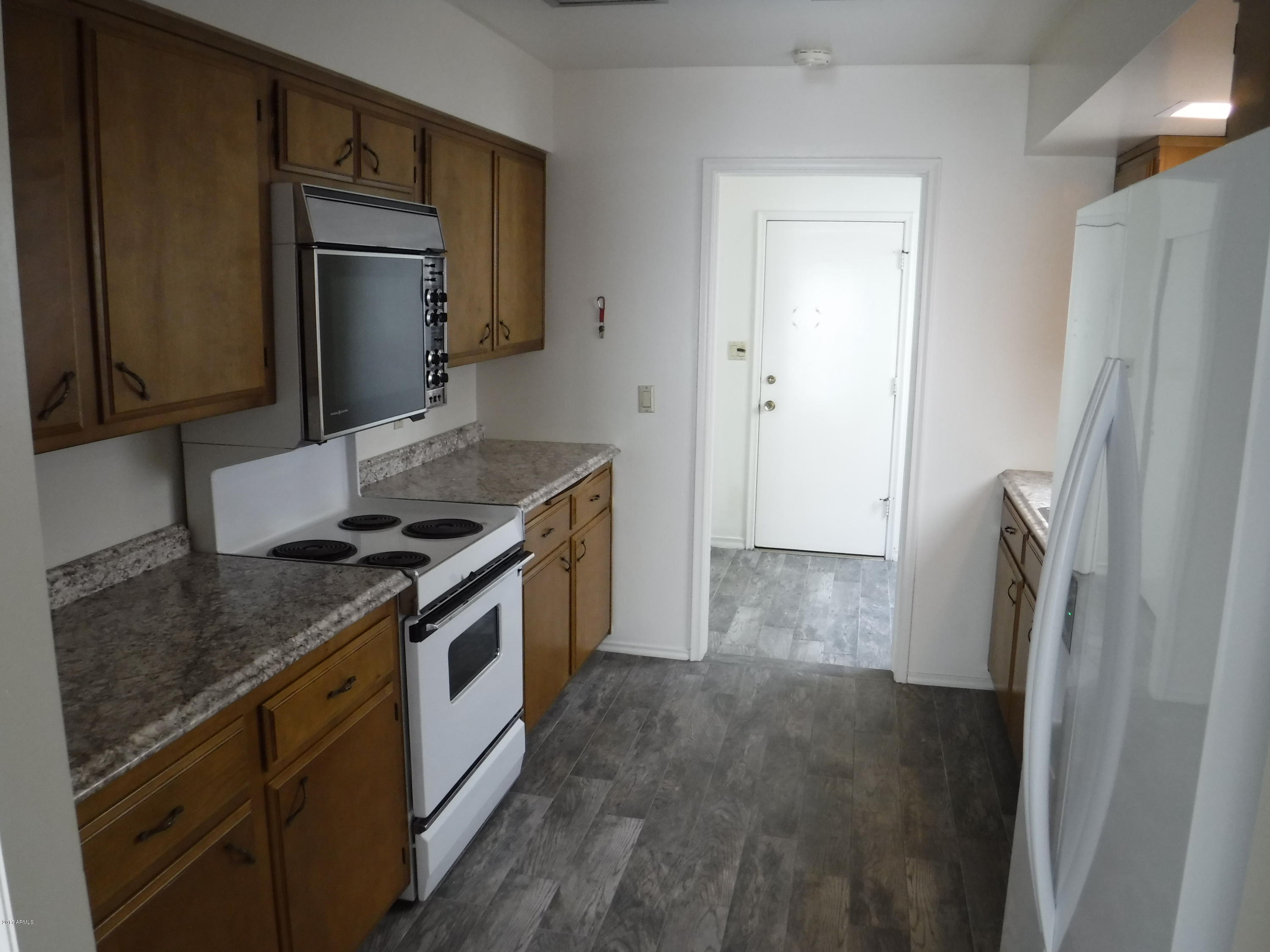 4314 East Piccadilly Road Phoenix, AZ 85018 - Photo 8 of 21 Kitchen