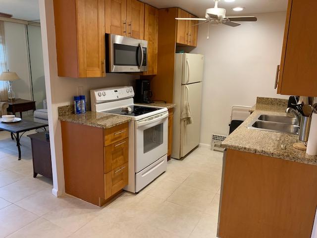 1068 Cornwall East Boca Raton, FL 33434 - Photo 18 of 20 IMG_7123
