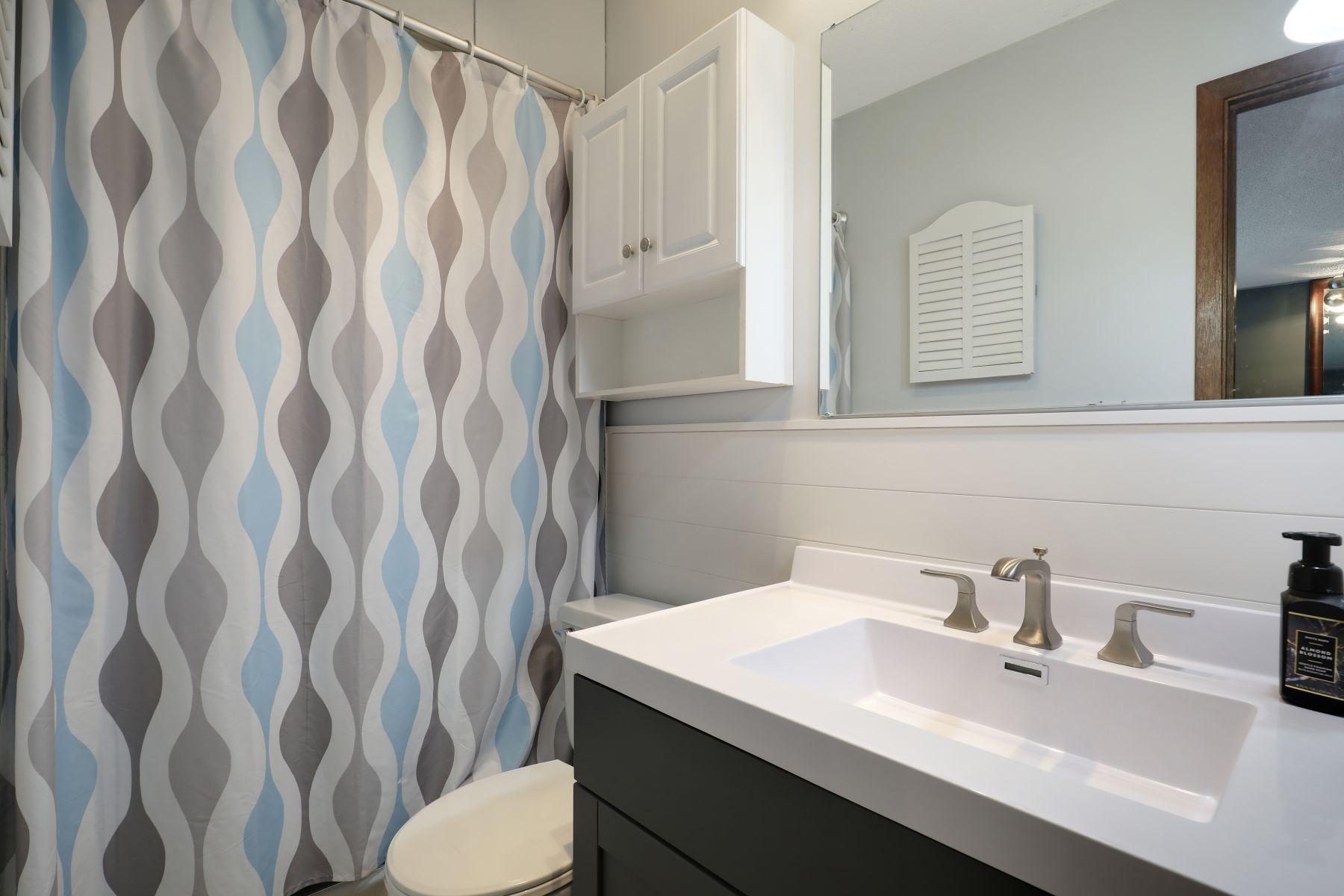 10629 Johnson Road Bloomington, MN 55437 - Photo 13 of 28 Gallery Image 13
