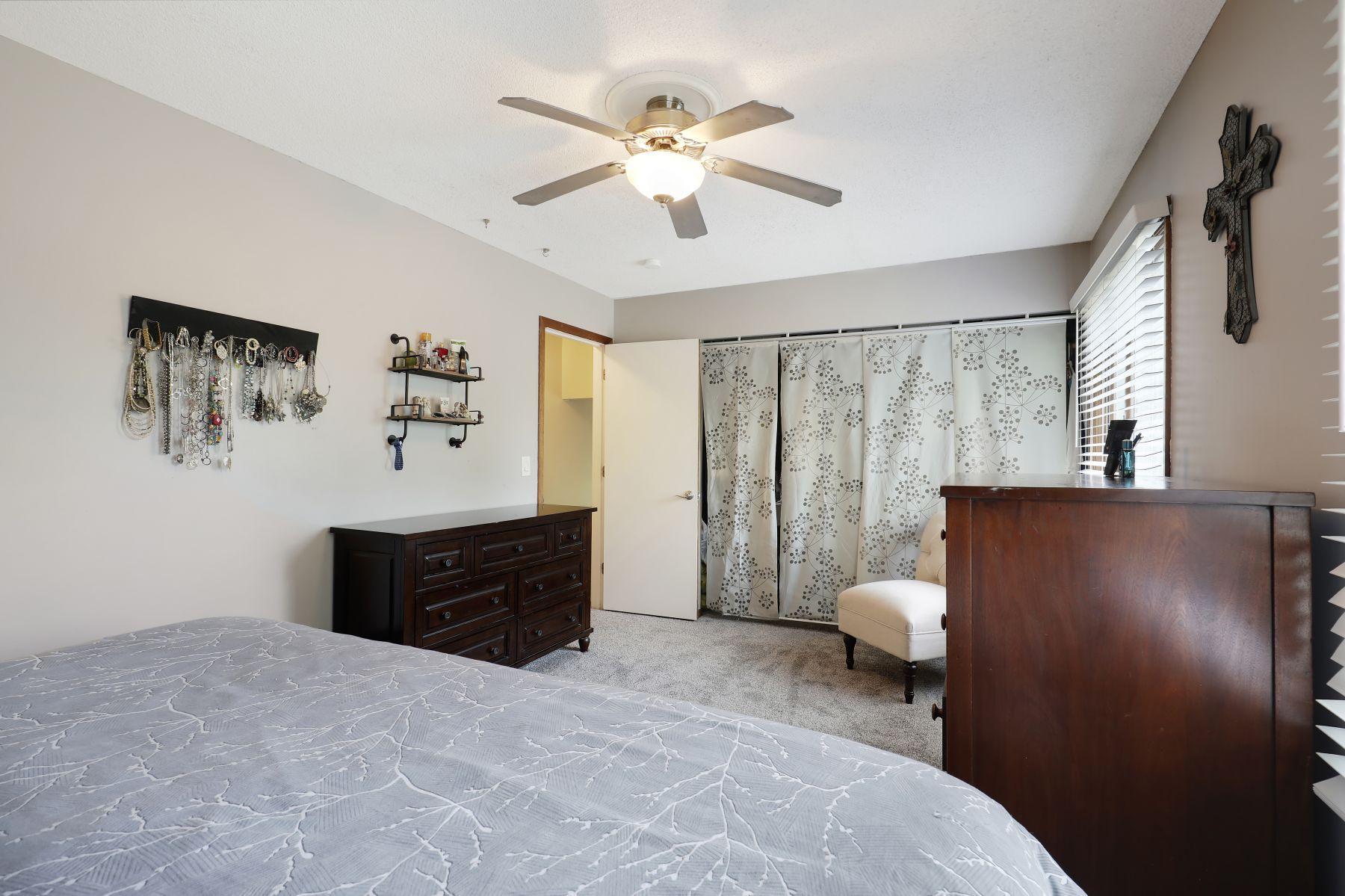 10629 Johnson Road Bloomington, MN 55437 - Photo 15 of 28 Gallery Image 15