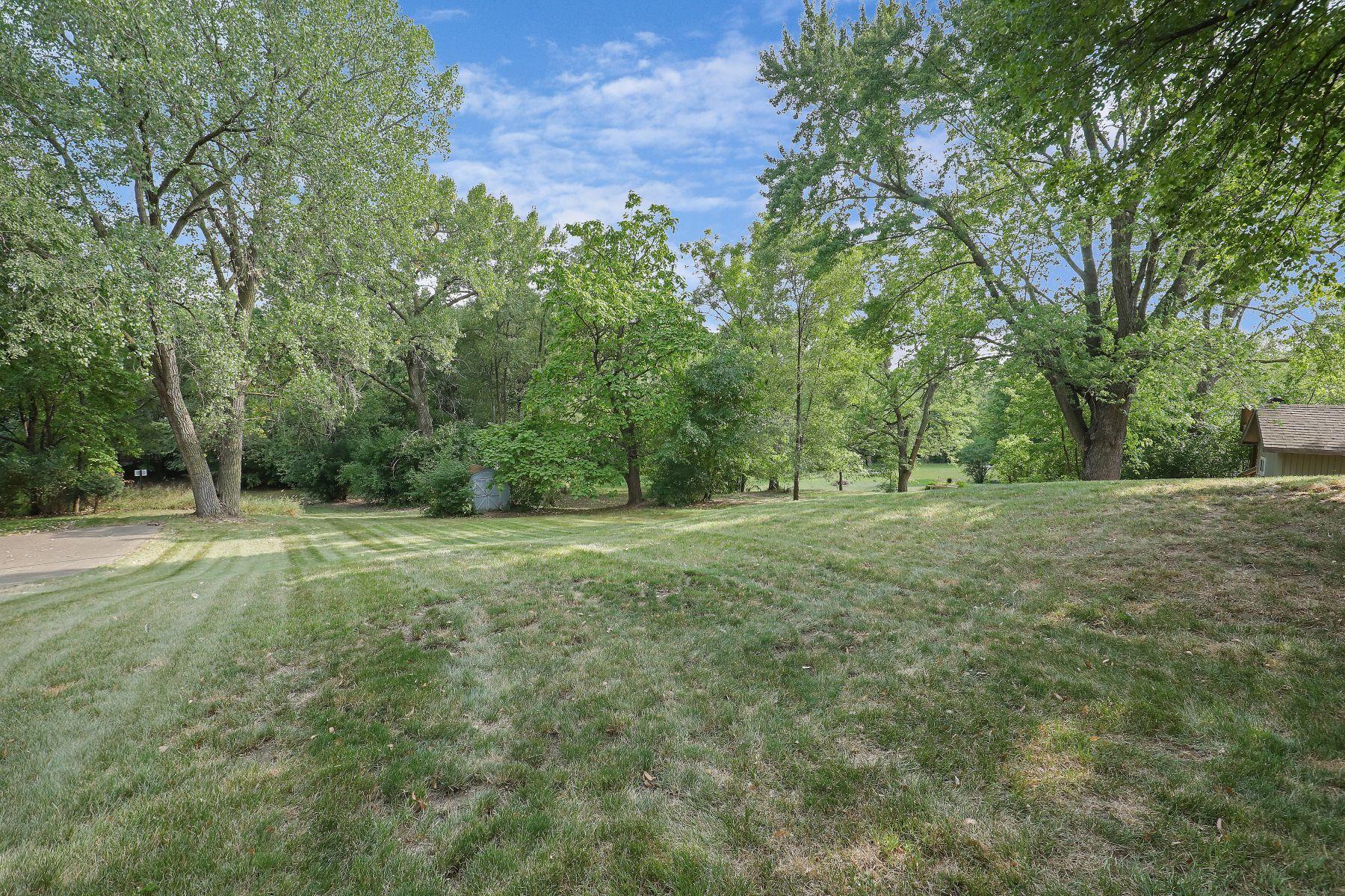 10629 Johnson Road Bloomington, MN 55437 - Photo 28 of 28 Gallery Image 28