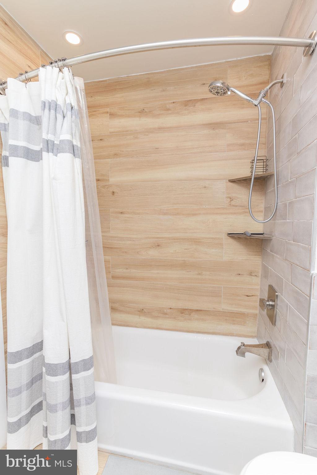 475 Locust Avenue Burlington, NJ 08016 - Photo 12 of 41