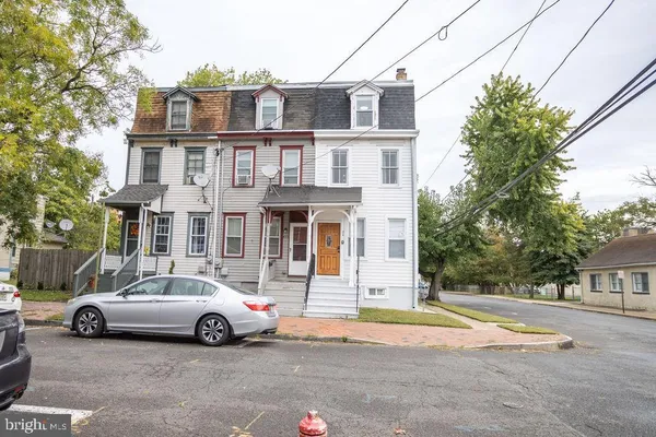 $315,000 | 475 Locust Avenue, Burlington, NJ 08016