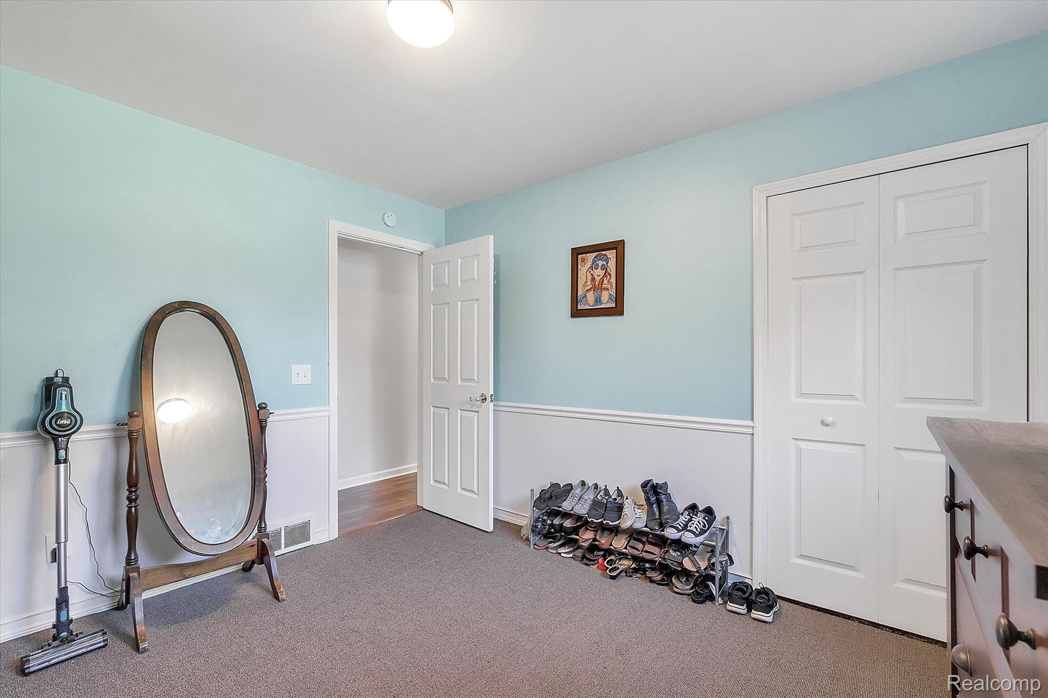 335 East River Road Flushing, MI 48433 - Photo 12 of 40 Gallery Image 12