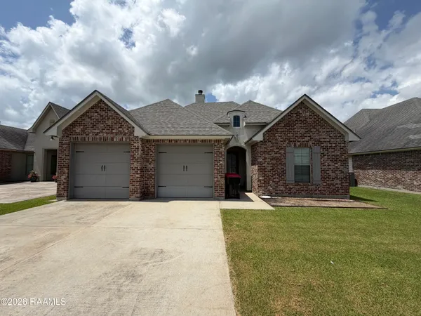 $2,300 | 111 Sleepy Brook Road, Lafayette, LA 70508
