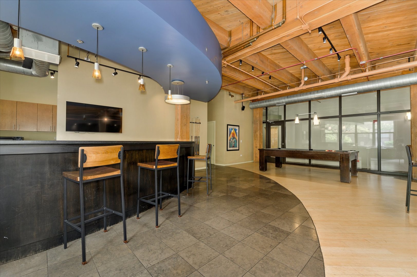 1040 West Adams Street, Unit 336 Chicago, IL 60607 - Photo 20 of 23 a lobby with furniture