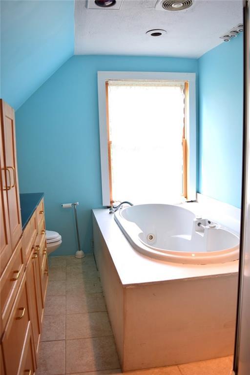 29 Fort Hill Road Standish, ME 04084 - Photo 15 of 24 Jacuzzi tub