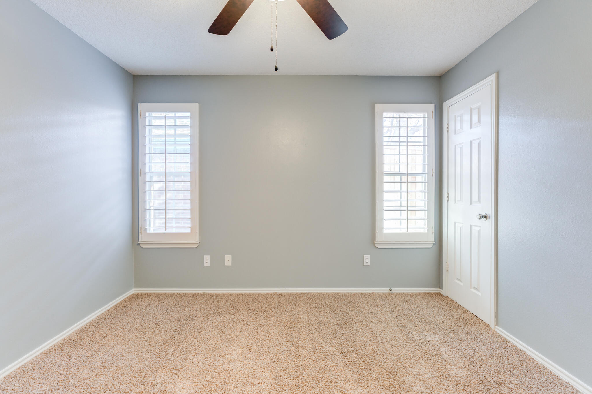 5407 68th Street Lubbock, TX 79424 - Photo 34 of 40 an empty room with windows