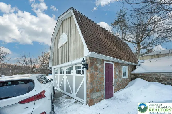 a view of a house with a tub