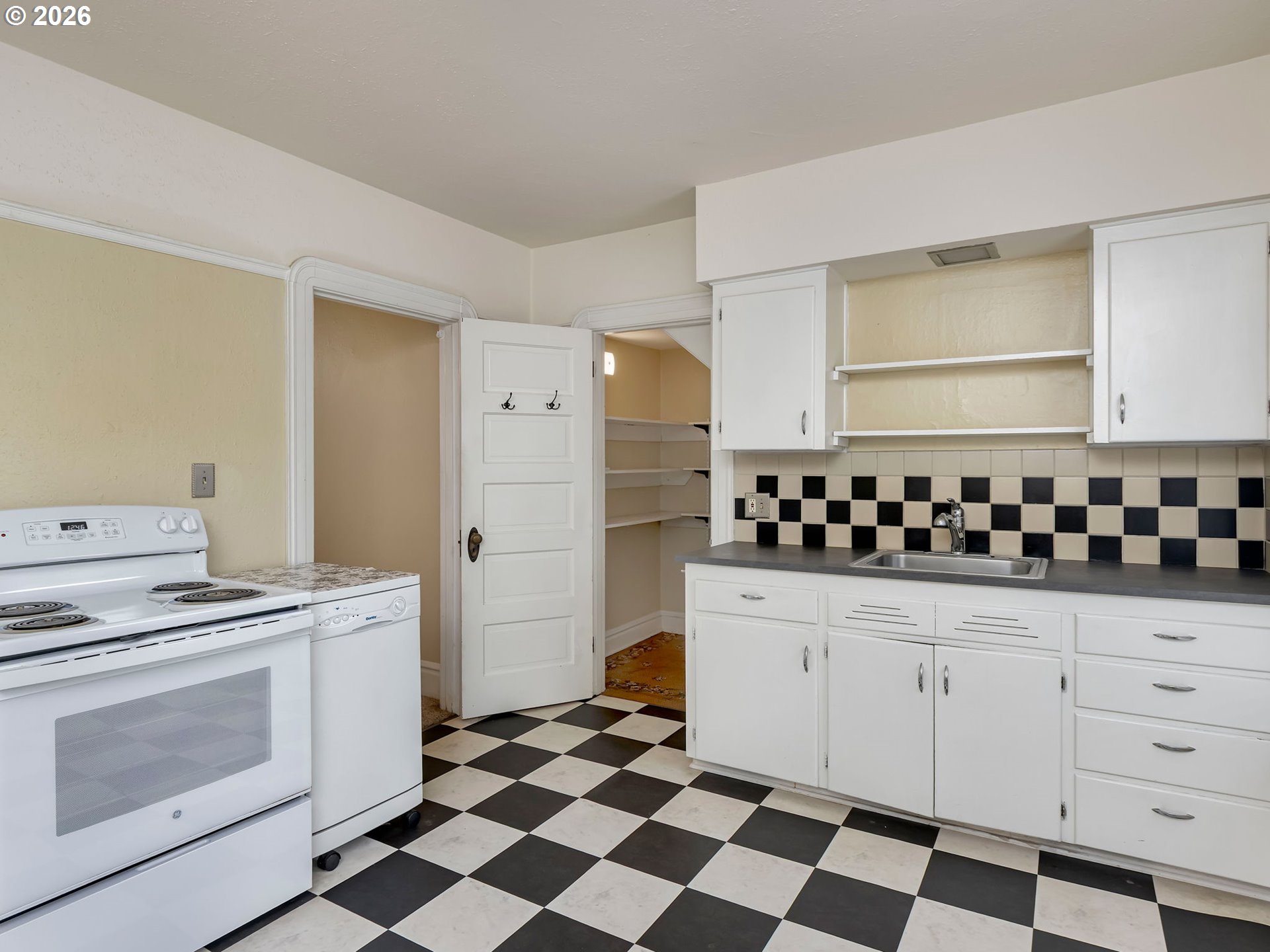 1808 Northeast Wasco Street Portland, OR 97232 - Photo 35 of 48 Gallery Image 35